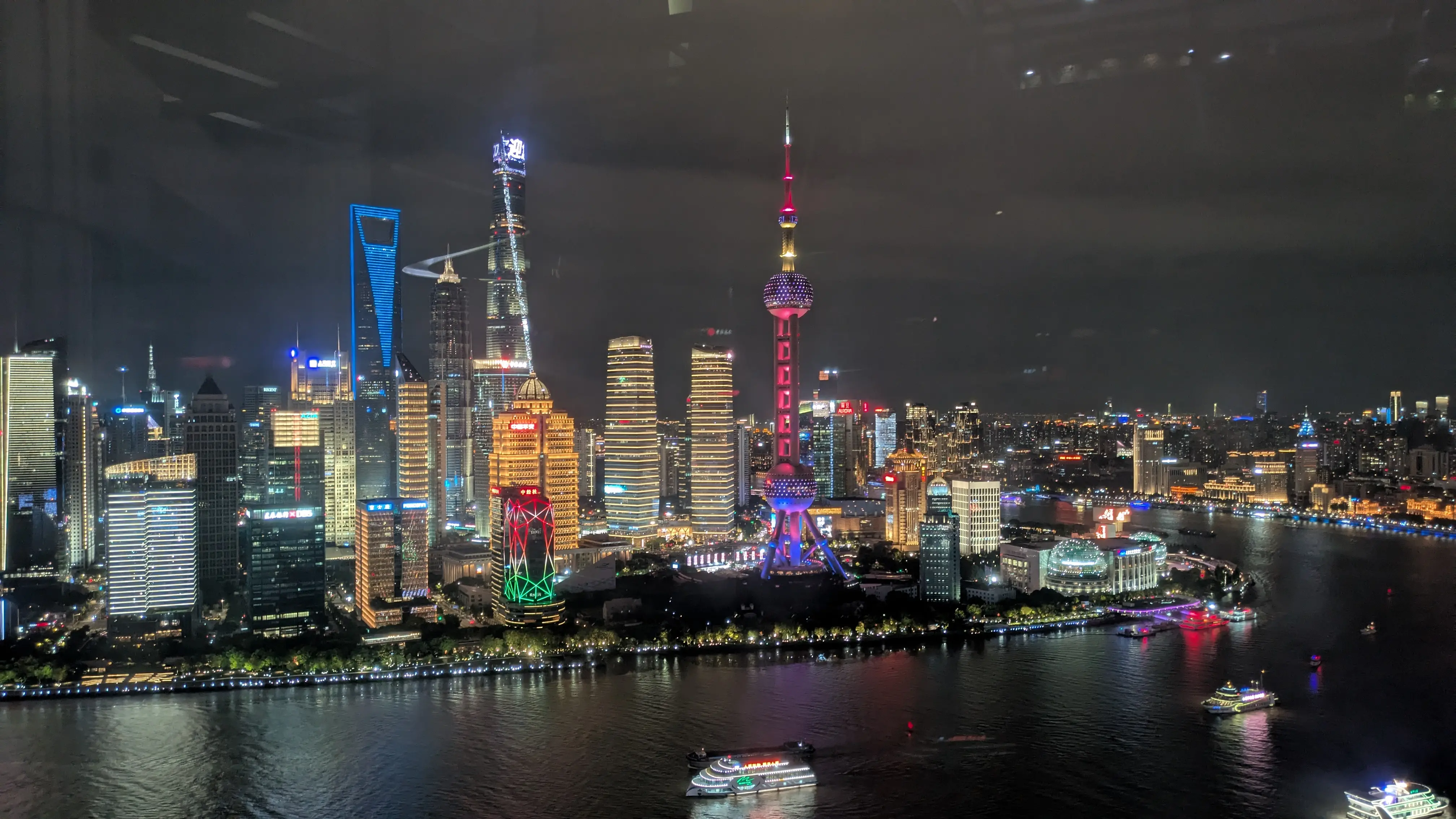 像科幻小说一样的上海夜景